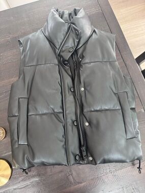 Zara Black Quilted Leather-Look Puffer Vest
